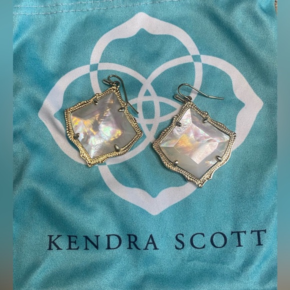 Kendra Scott Kirsten Earrings - Picture 1 of 4